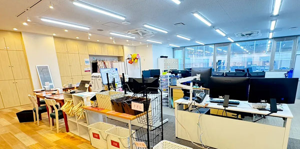 ポケットワーク新宿店の店内